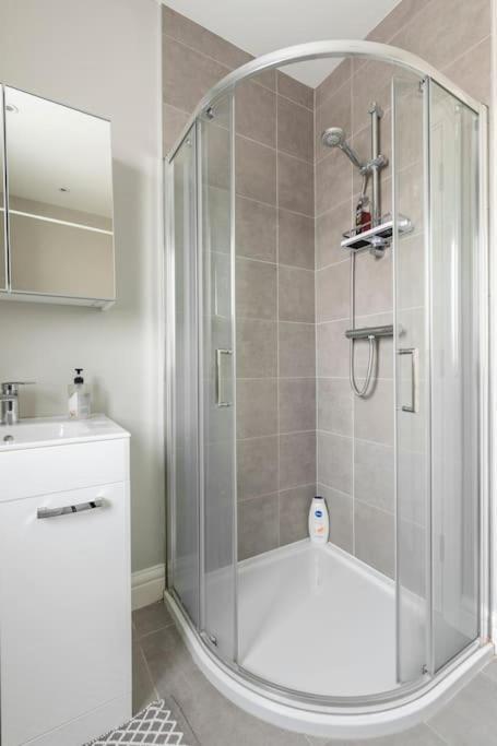 Appartamento Dublin Jacuzzi Escape Esterno foto